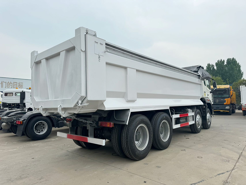 8x4HOWONX8x4 Dump Truck